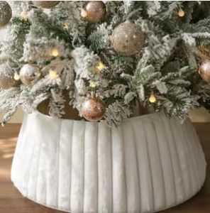 lot 491899 image: Garvee Christmas Tree Collar, Luxury Plush Faux Fur Foldable Christmas Tree Base Cover Ring Skirt with Stripe Textured Pattern for Xmas Holiday Indoor Home Decor, 23-28, White