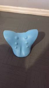 lot 60882 image: Cervical Neck Stretcher Foam Traction Pillow Neck Pain Relief Spine Alignment Support - Retail $15