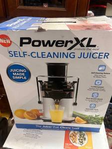 lot 20 image: PowerXL Self-Cleaning Juicer with Stainless Steel Blades