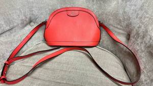lot 25 image: Beautiful Kate Spade Purse