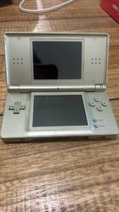 lot 45 image: Nintendo DS Lite Gaming Console