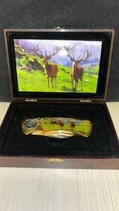 lot 68 image: Deer Wildlife Folding Pocket Knife in Display Case