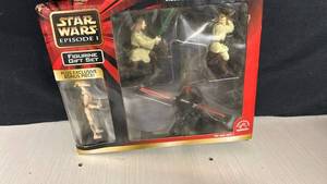 lot 83 image: Star Wars Episode I Figurine Gift Set with Bonus Piece