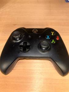lot 96 image: Microsoft Xbox One Wireless Controller. Very nice