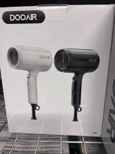 lot 102 image: New , DOOAIR Professional Hair Dryer Set