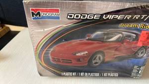 lot 112 image: New Monogram Dodge Viper RT10 Dream Rides Plastic Model Kit