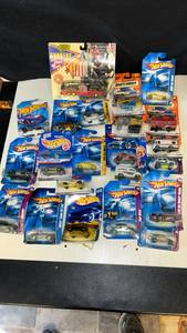 lot 130 image: Older Hot Wheels and Matchbox Die-Cast Car Collection Lot