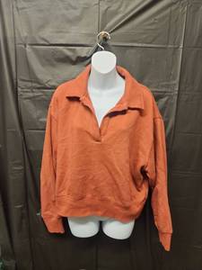 lot 71263 image: Womans Fleece Pullover Sweatshirt (Size M) - Retail $35