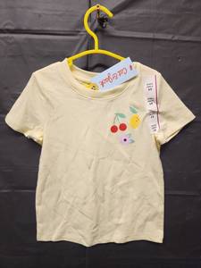 lot 71313 image: Cat & Jack Girls Fruit Print T-Shirt (Size 3T) - Retail $5