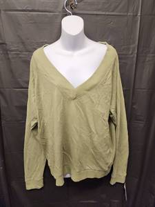 lot 71325 image: Universal Thread, Olive Green V-Neck Pullover Sweater (Size L) - Retail $25