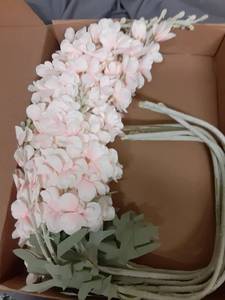 lot 19861 image: Fake Flowers - Retail $0