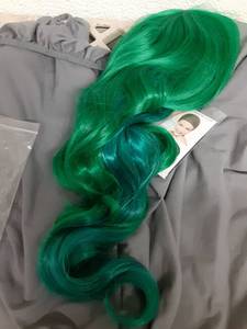 lot 19893 image: EllenaWomensLadies 80cm Dark Green Color Long CURLY CosplayCostumeAnimePartyBangs Full Sexy Wig (M18-187) - Retail $10
