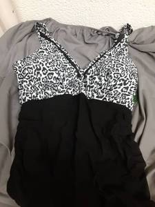 lot 19950 image: XXL Swimwear Dress - Retail $0