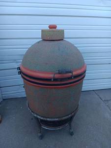 lot 147 image: Vintage Japanese Sakura-Kamado Hibachi barbecue smoker