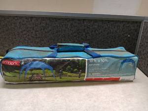 lot 176 image: Coleman 4-Person Dark Room Sundome Tent 10 x 10 - Blue - New Old Stock