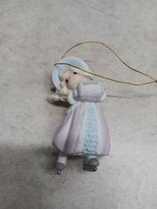 lot 207 image: Precious Moments 2002 Christmas Ornament Angel with Quilt
