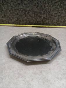 lot 210 image: Sheffield Silver Company Octagonal Serving Tray