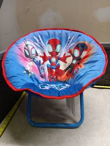 lot 221 image: Spider-Man Childrens Saucer Chair