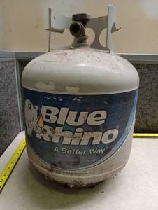 lot 248 image: Blue Rhino 15 lbs. Propane Tank - May not be Completely Empty