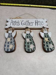 lot 267 image: Angels Gather Here Wooden Wall Sign with Three Hanging Angel Figures