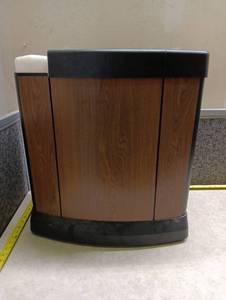 lot 272 image: Sears Roebuck Console Humidifier Model 758.144510