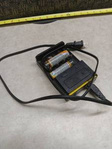 lot 296 image: Nitecore i4 Universal Battery Charger with Hohm Life 18650 Batteries - Used
