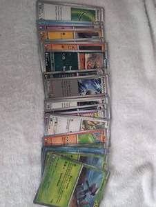 lot 622 image: Pokemon Trading Card Collection Mixed Set - 29 ct