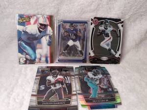 lot 1020 image: NFL Football Trading Card Collection Mixed Players - Haywood Jeffires, Tylan Wallace, Calvin Ridley, Jaelon Darden, and DJ Chark Jr. - 5 ct