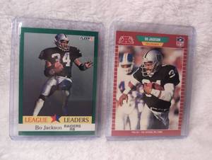 lot 1022 image: Bo Jackson Raiders Football Trading Cards Set - 2 ct