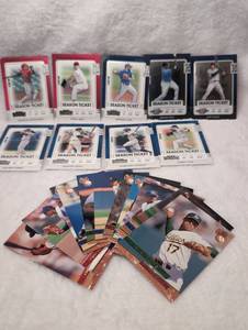 lot 3013 image: Baseball Card Collection Mixed Lot Season Ticket and Fleer Ultra Cards - 22 ct