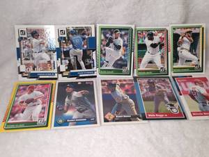 lot 3015 image: Mixed Baseball Card Collection Donruss - 10 ct - Ronald Acuna Jr., Frank Schwindel, David Ortiz, Barry Bonds, Wade Boggs