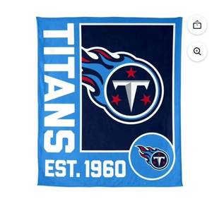 lot 5576 image: Logo Brands Tennessee Titans 60x70 Super Plush Blanket