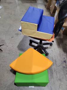 lot 5702 image: 5-Piece Set Baby Foam Climbing Blocks