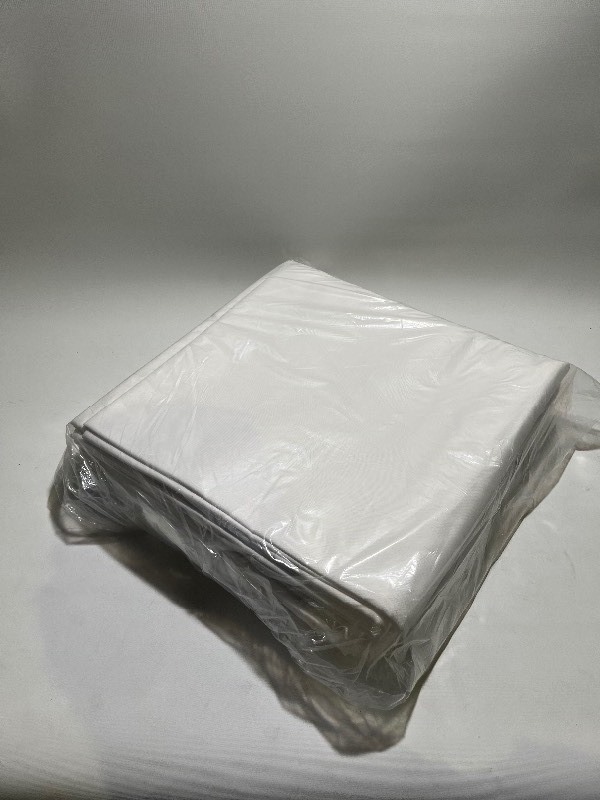 lot 215 image: Bundle of 15 Draw Sheets - Twin Size