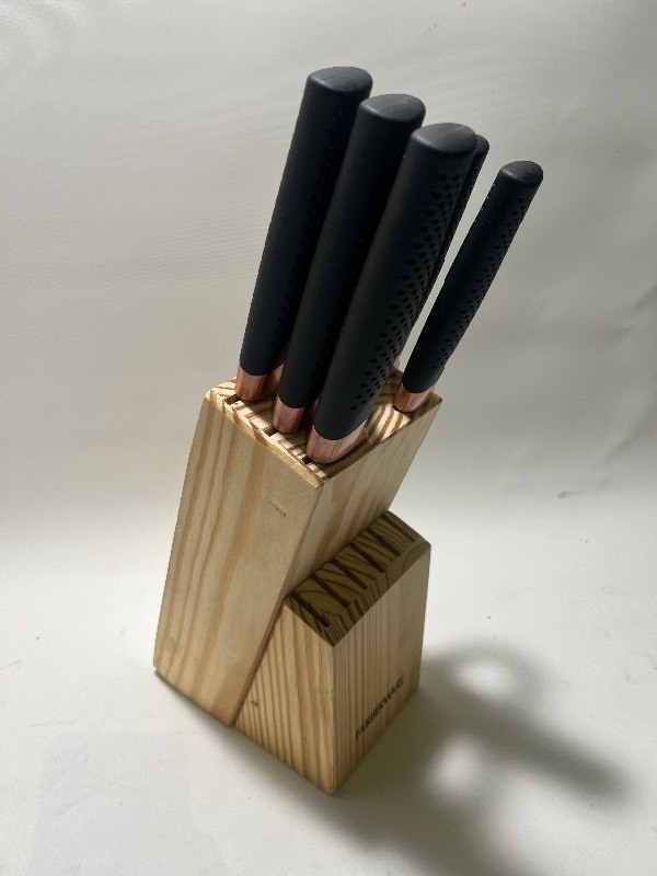 lot 84 image: 5 Knife Knife Set - Beautiful Copper Design on Handle - Rubber coated handle W Black Blade  Never been used - see images