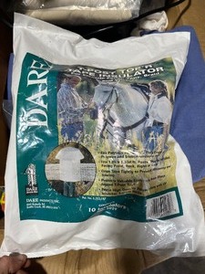 lot 50 image: Dare T-POST TOPR TAPE INSULATOR For Electric Fence Tape, Braid and Wire Pack - Bundle of 10 Pieces