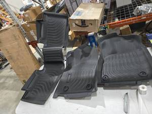lot 8641 image: Floor Mats