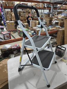 lot 8660 image: krebs 2 step ladder