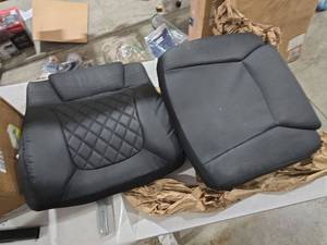 lot 8693 image: Black Office chair