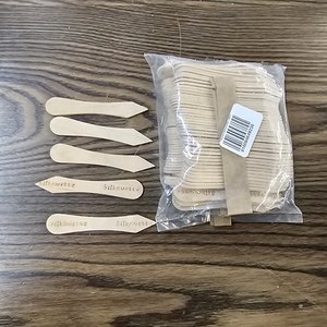 lot 659 image: Wood Plant Labels, Garden Markers for Herbs and Seedlings, 4 inches Tall, 100 PCS