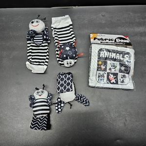 lot 6309 image: Baby Toys 0-6 Months - Newborn Essentials Must Haves Wrist Socks Toddler Black and White fabric bees