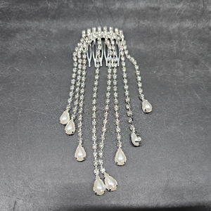 lot 6363 image: Pearl Rhinestone Hairpin