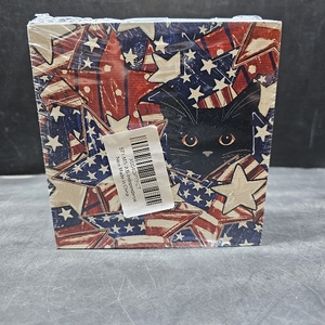 lot 6597 image: Lacama Patriotic Decor July 4th Cute Cat Star Sign, Independence Day Patriotic Labor Day, Patriotic American Wood Signs for Home Wall Dining Table Party Office Living Room Bedroom Decor 5 x 5 Inch
