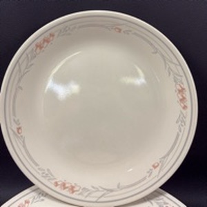 lot 13 image: (8) Vintage Corelle Tulip Rose Ivory & Pink Floral Dinner Plates