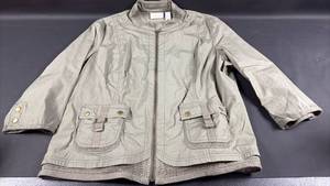 lot 54 image: Chicos Womens Olive Drab Cotton Zip Front Jacket with Decorative Stitching