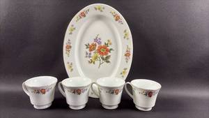 lot 81 image: Score Dynasty China Dalian Pattern 12 inch Platter and (4) Tea Cups