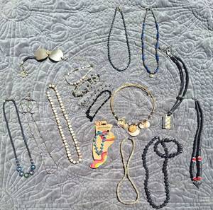 lot 101 image: Jewelry Collection
