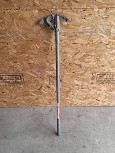 lot 112 image: Heavy Duty Pipe Bender Tool