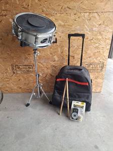 lot 116 image: Snare Drum Kit with Stand, Bag, Sticks and Metronome