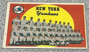 lot 1 image: 1959 Topps Baseball Card #510 - New York Yankees Team Card and Checklist
